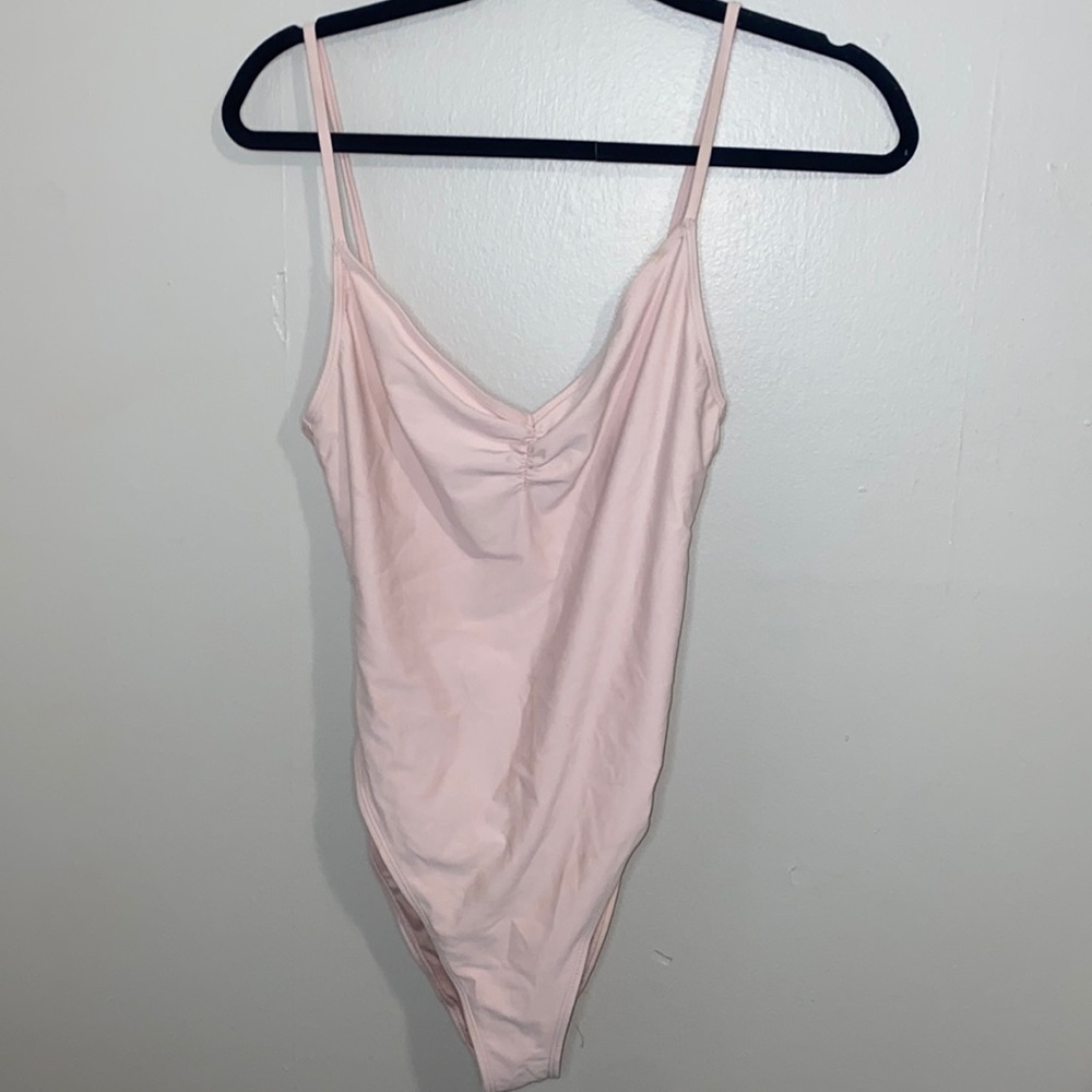 🎈Pink one piece swimsuit! - Picture 2 of 7